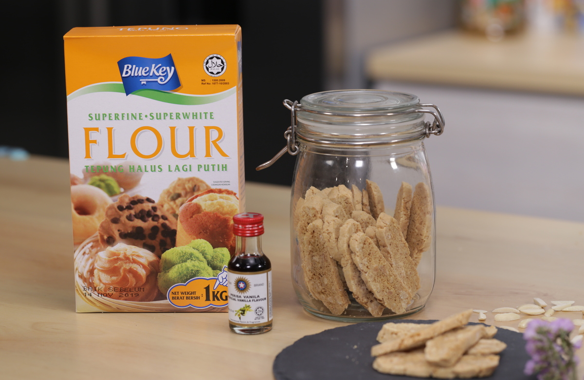 Read more about the article Almond Brittle Biscotti